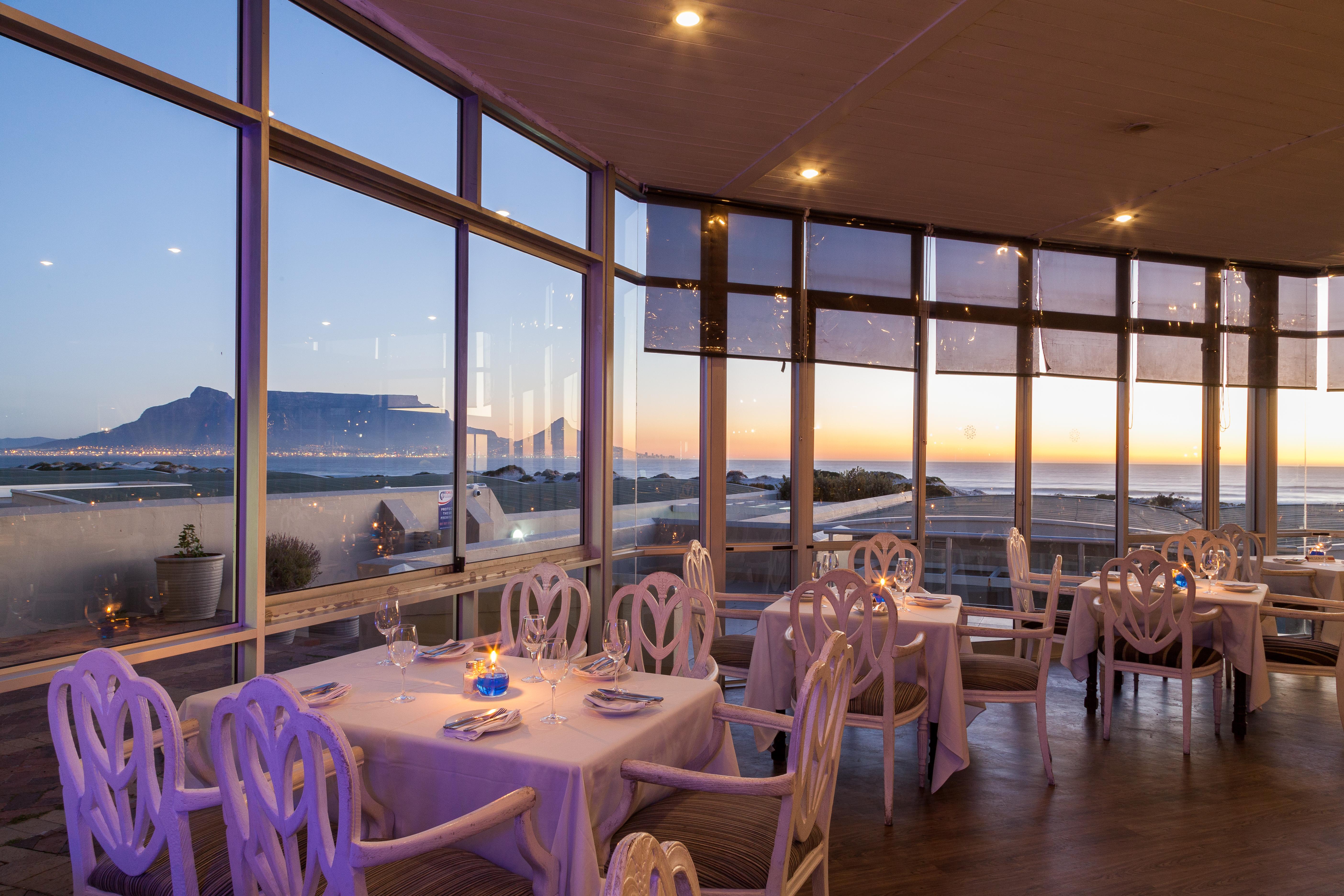 Dolphin Beach Hotel Self Catering Apartments Блаубергстранд Экстерьер фото