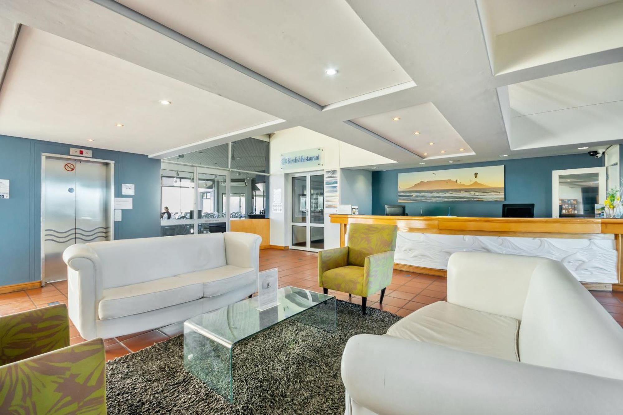 Dolphin Beach Hotel Self Catering Apartments Блаубергстранд Экстерьер фото
