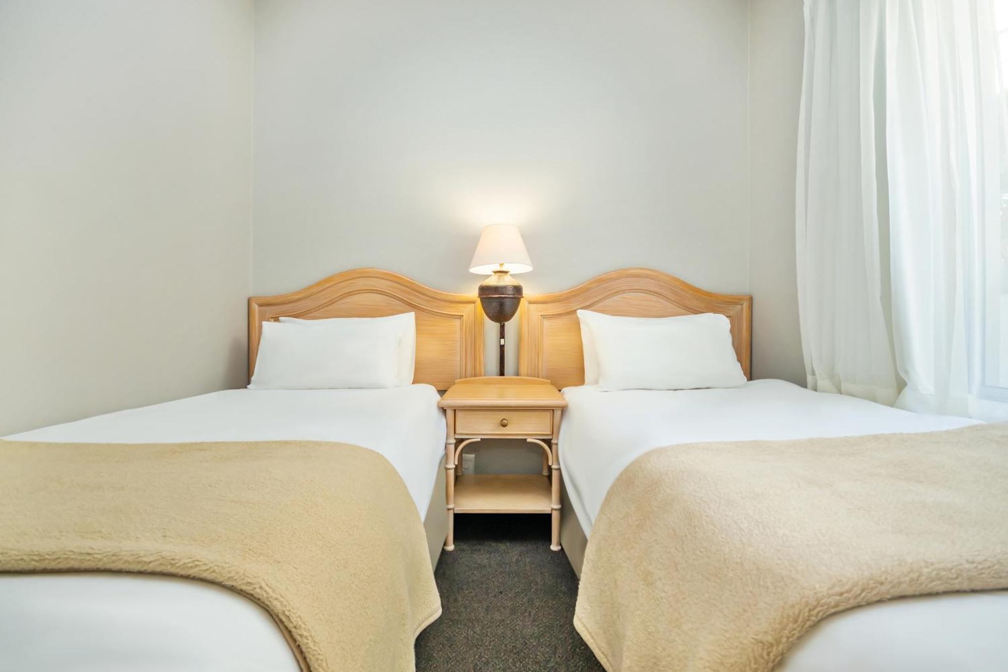 Dolphin Beach Hotel Self Catering Apartments Блаубергстранд Экстерьер фото