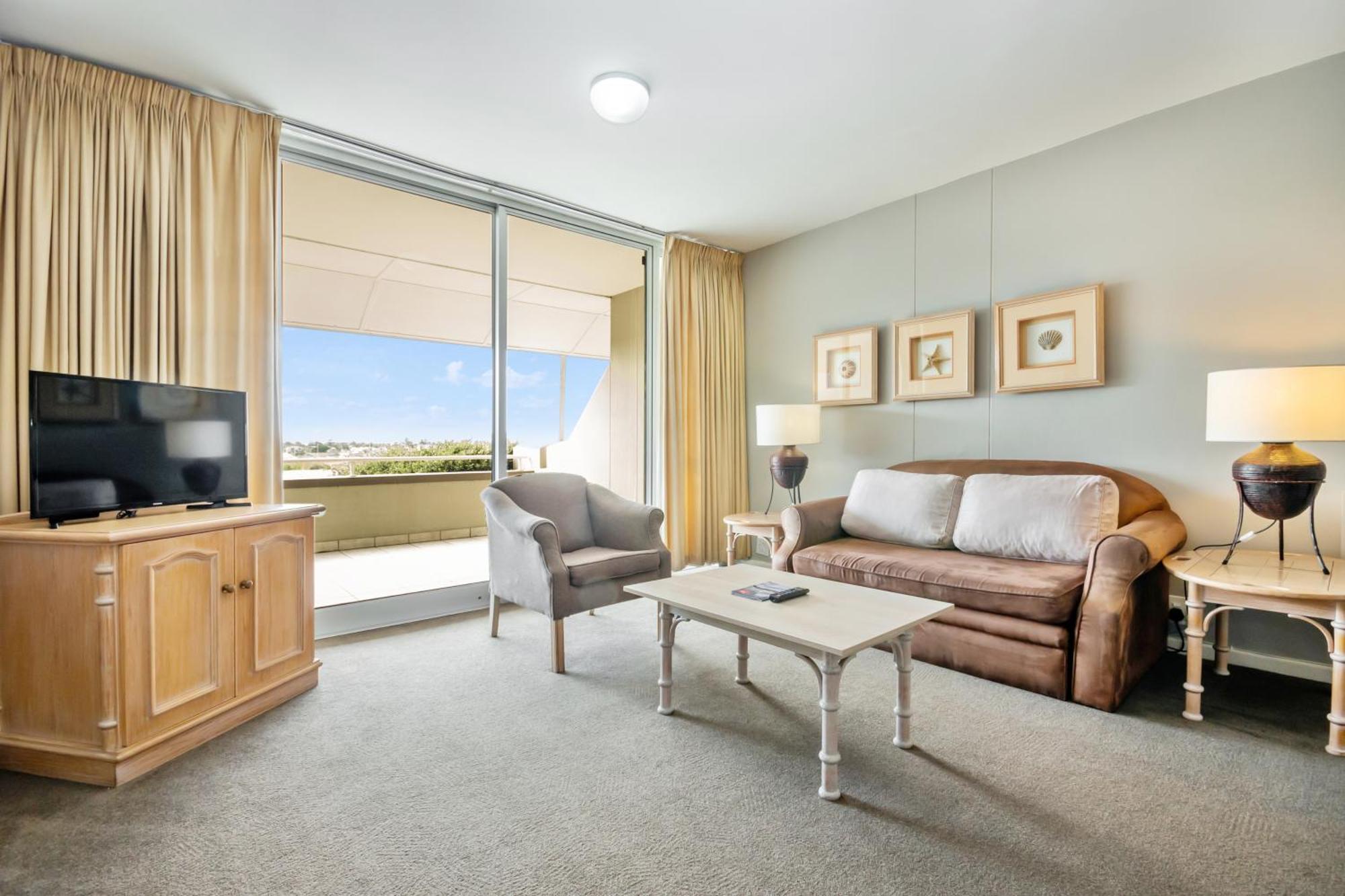 Dolphin Beach Hotel Self Catering Apartments Блаубергстранд Экстерьер фото